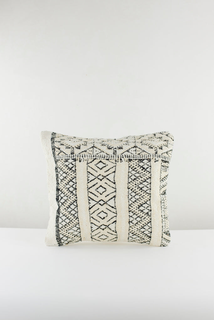 Kelim Kissen, Kelimkissen, marokkansiches Kissen, casa eurabia, beige, schwarz , Marokko, ethno, boho, tribal, pattern