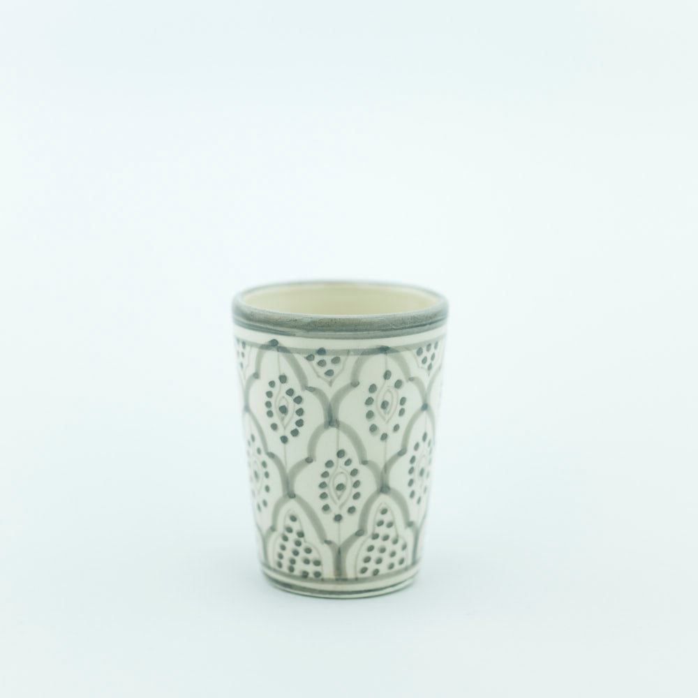 Keramik Becher – Casa Eurabia, grau-weiß, Marokko, marokkanisch,  nachhaltig, ethno, boho, Ø 7 cm, H 10 cm