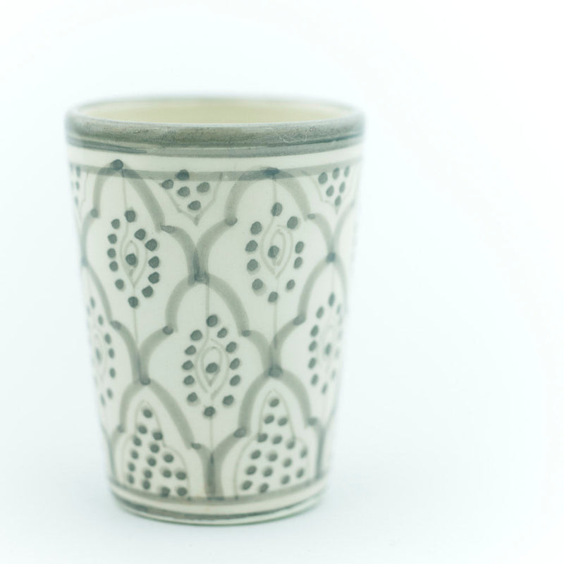 Keramik Becher – Casa Eurabia, grau-weiß, Marokko, marokkanisch,  nachhaltig, ethno, boho, Ø 7 cm, H 10 cm